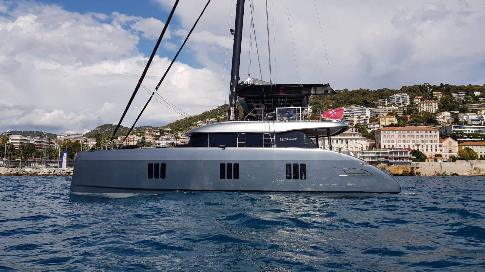 60 sunreef power eco yacht price